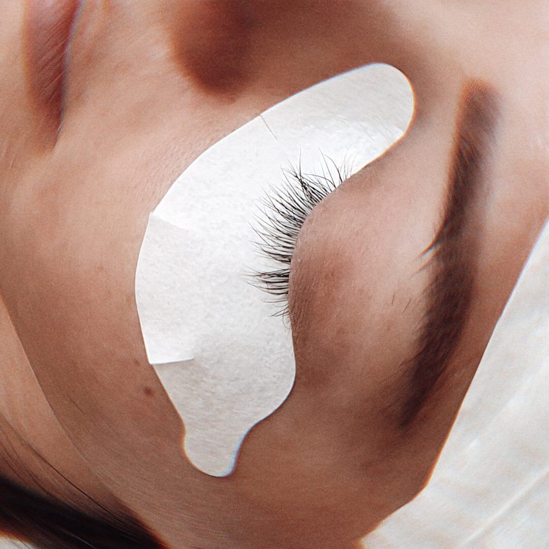 Application patch hydrogel contour des yeux. Protective Eye Patch